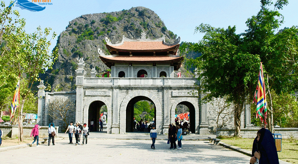 The best time to visit Hoa Lu